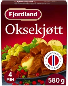 Fjordland Oksekjøtt i Saus Med ertestuing, poteter og tyttebærsyltetøy