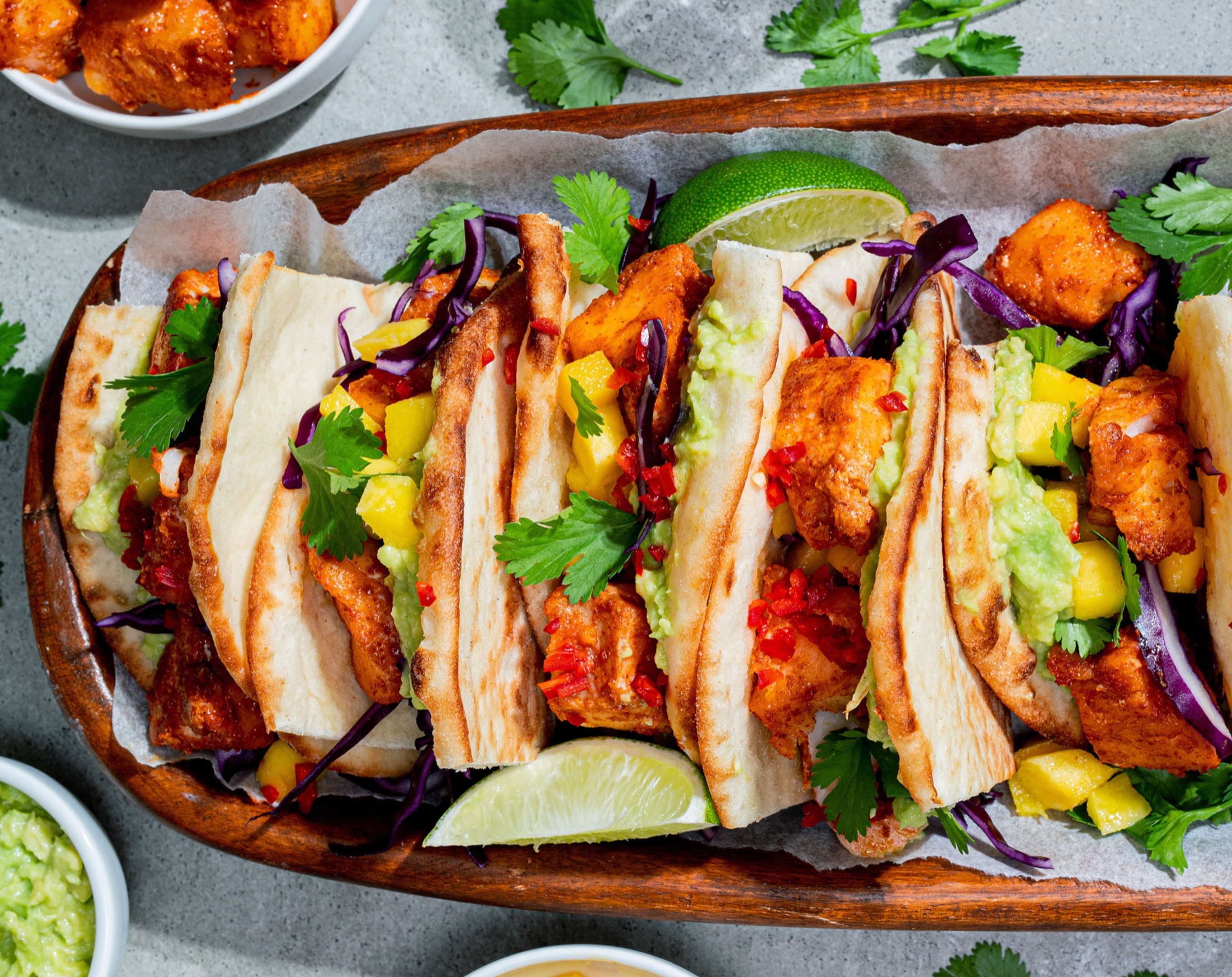 Taco med torskeloin, rødkål, mango og most avokado