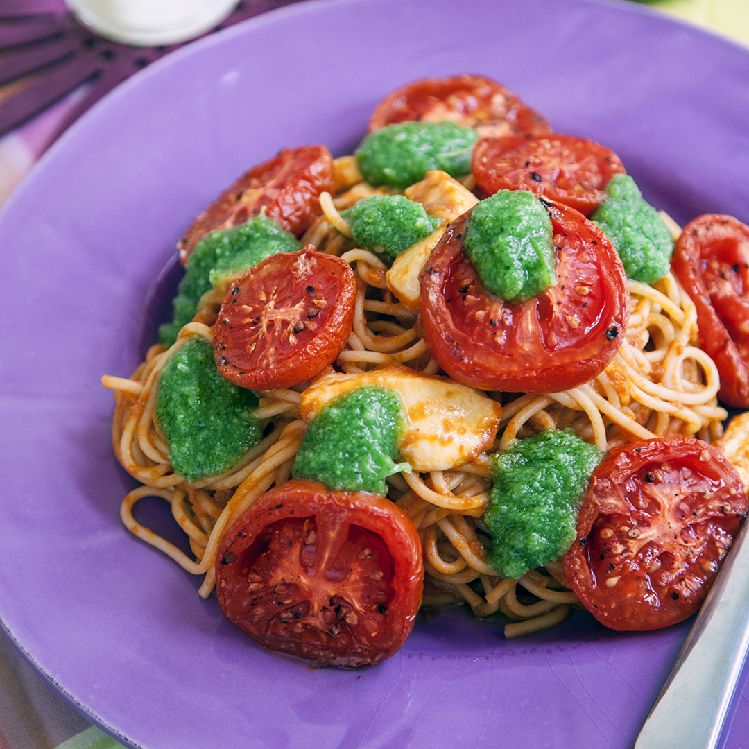 Pontus pasta med pesto bakade tomater och mozzarella