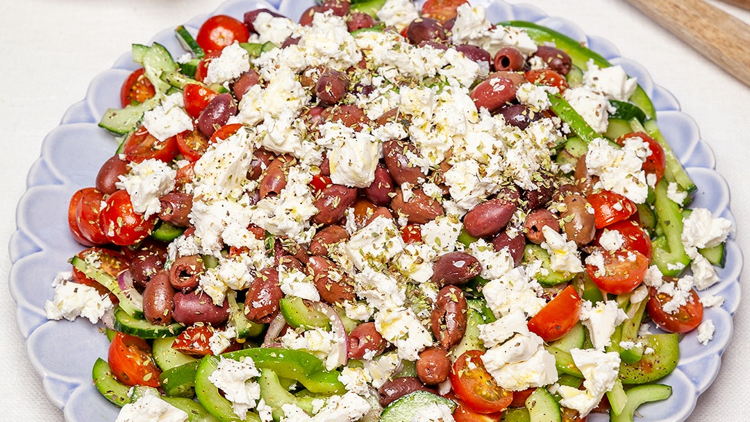 Grekisk sallad med fetaost och oliver