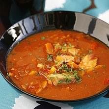Smal fisksoppa med tomat och saffran 
