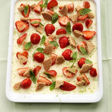 Pannacotta på vit choklad med lime och jordgubbar