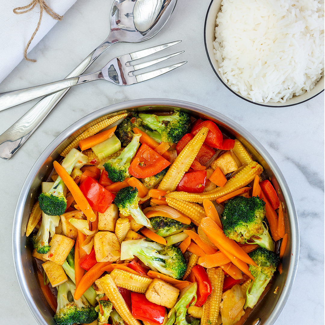 Wokade grönsaker med sweet chilisås och tofu