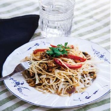 Spaghetti med valnötter, persilja och parmesan