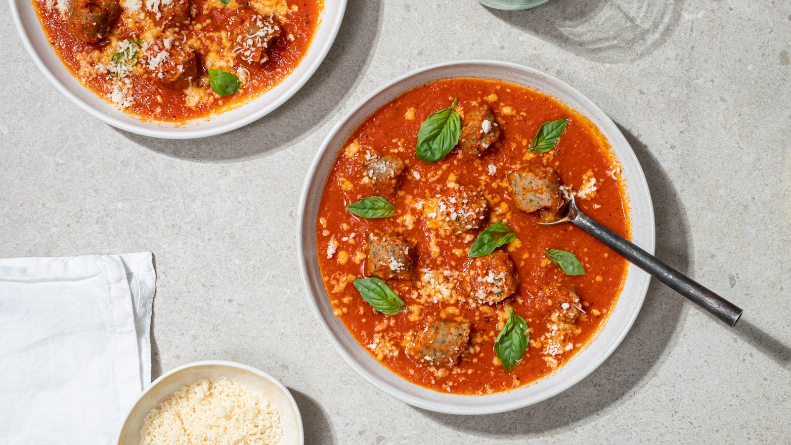 Rask tomatsuppe med italienske kjøttboller