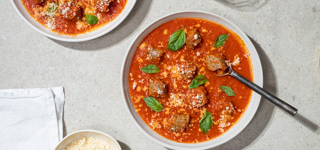 Rask tomatsuppe med italienske kjøttboller